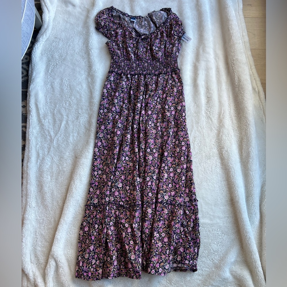 Old Navy flutter sleeve dress size medium color navy blue flowers new with tags